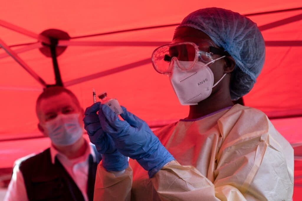 WHO evaluates vaccines, treatments for Ebola outbreak