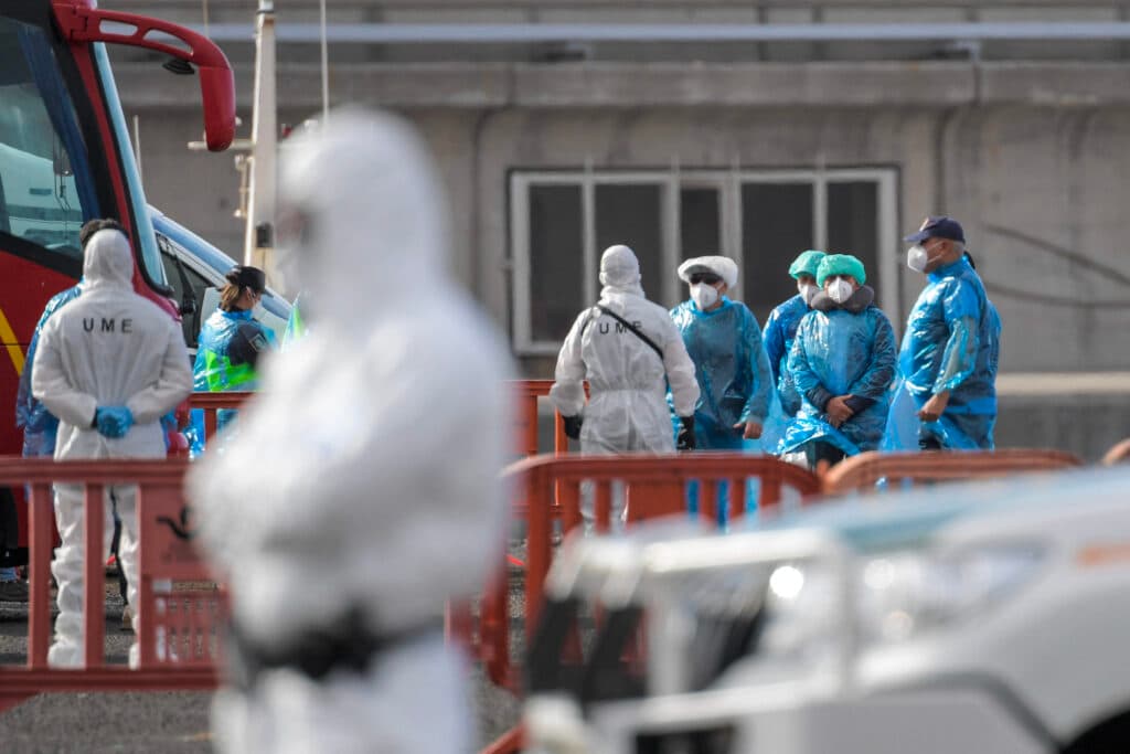 Hantavirus ship evacuees begin returning home