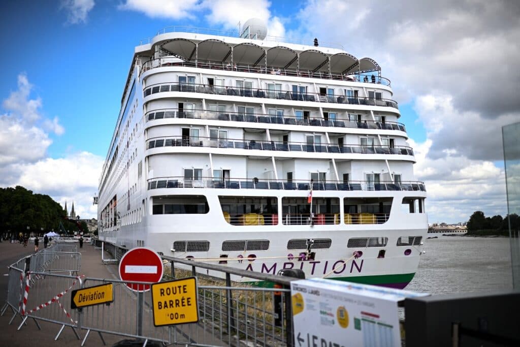 France locks down 1,700 on cruise ship after 90-y-o dies; officials say no hantavirus link
