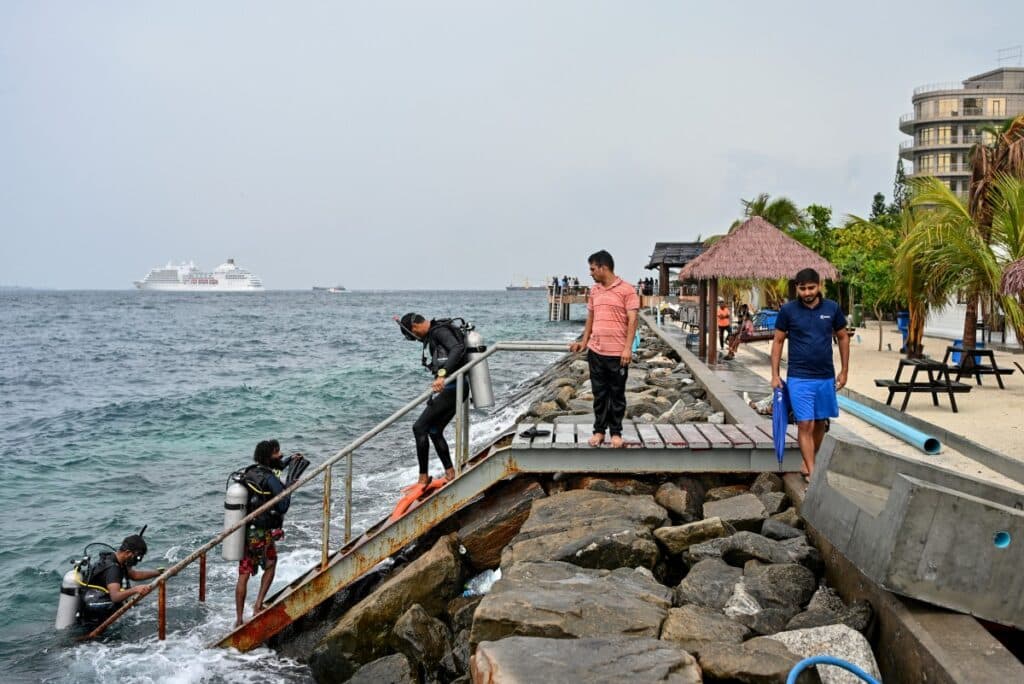 Maldives rescue diver dies in search for missing Italians