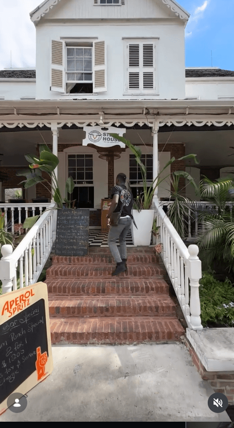 Restaurant rejects racism allegations