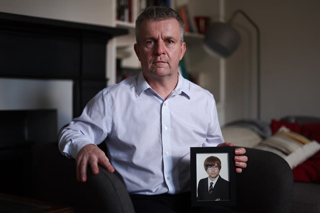 Canadian poison seller pleads guilty to aiding suicides