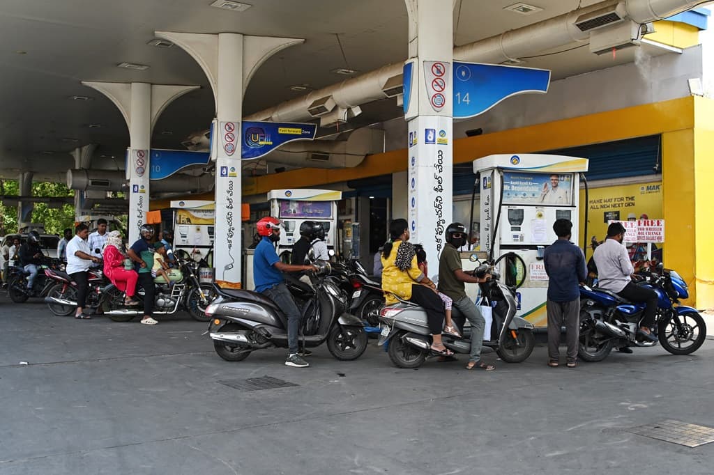 IMF, World Bank, IEA chiefs warn of summer fuel scarcity if Hormuz strait remains closed