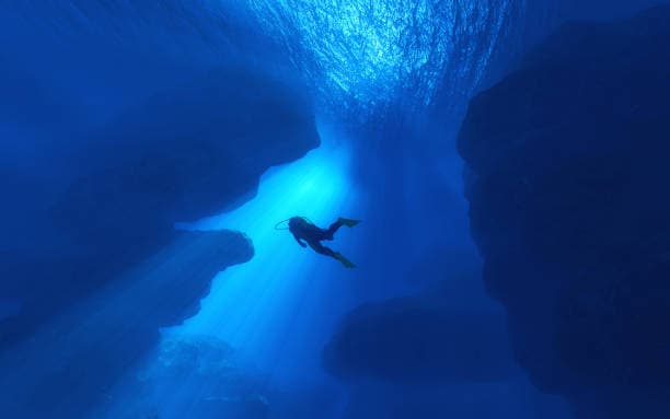 Five Italians die in scuba accident in Maldives