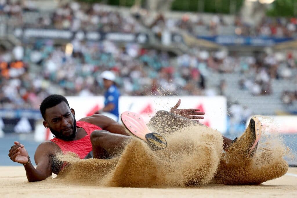 Scott, Clayton to compete in Doha Diamond League