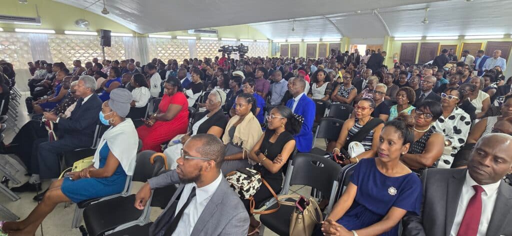 WATCH: Hundreds bid farewell to broadcaster Daniel Thompson