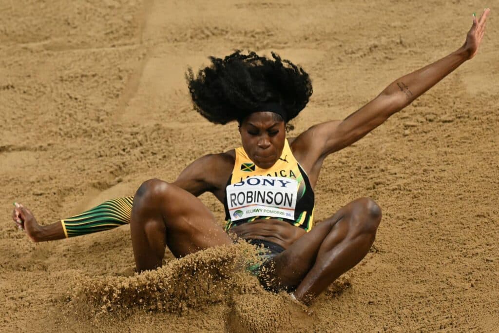 Nia Robinson gets third on Diamond League debut