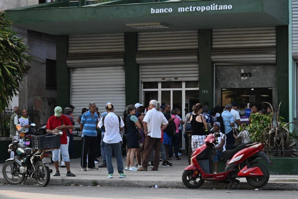 US sanctions interrupt Visa, Mastercard payments in Cuba — central bank