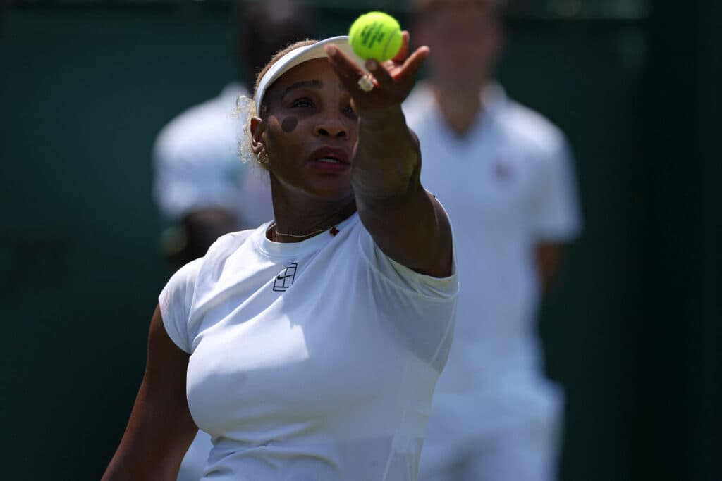 Venus Williams relishes âvery specialâ Wimbledon reunion with sister Serena