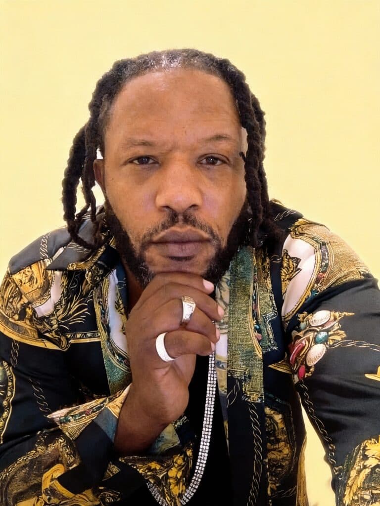 El Feco builds global buzz with âLove Seems Far Awayâ