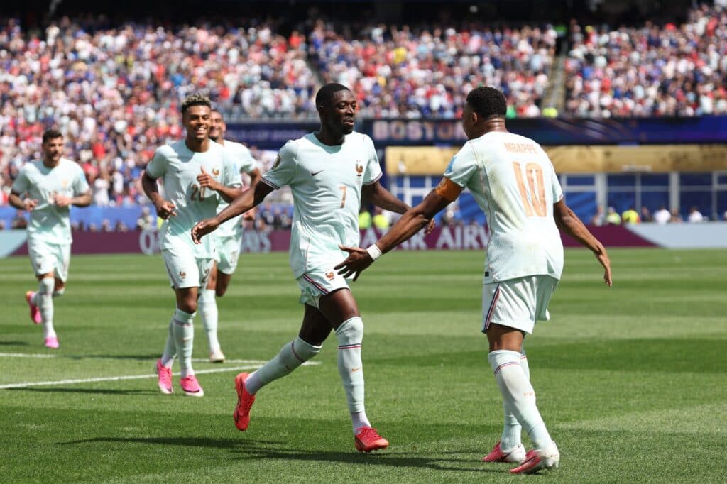 France swat Norway 4-1 to top World Cup Group I, Senegal stay alive