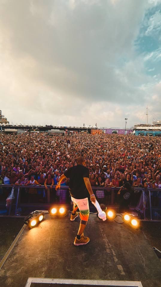 Sean Paul sets Les Déferlantes ablaze