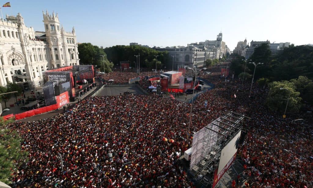 World Cup champs Spain get heroesâ welcome home