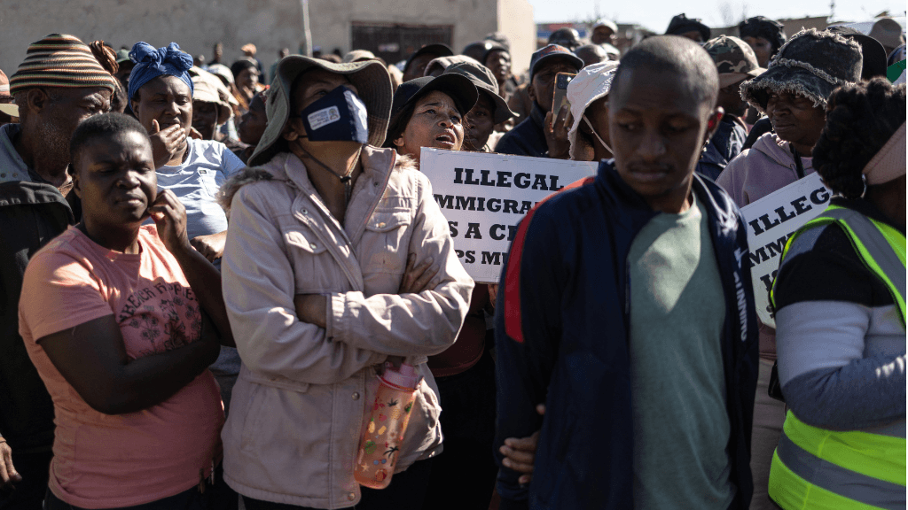 âNo signsâ South Africa xenophobic violence letting up, Nigeria says