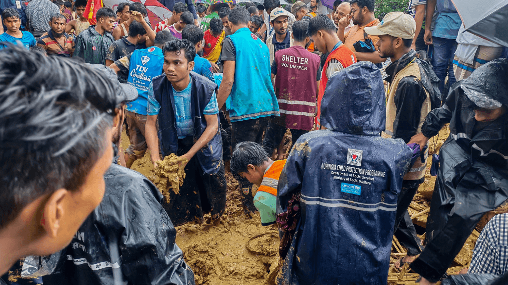 Landslide kills eight at refugee school in Bangladesh
