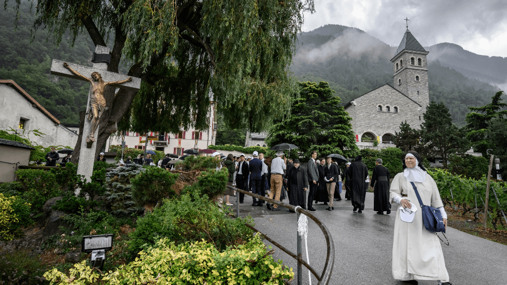 Catholic society defies Vatican by consecrating new bishops