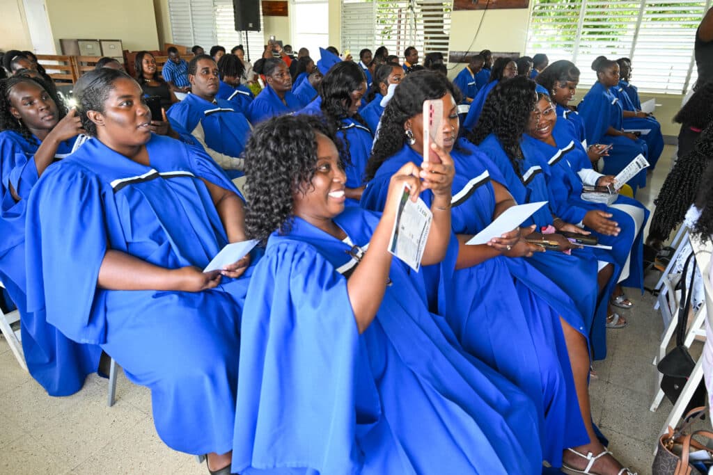 St Thomas residents graduate from tourism skills-ready project
