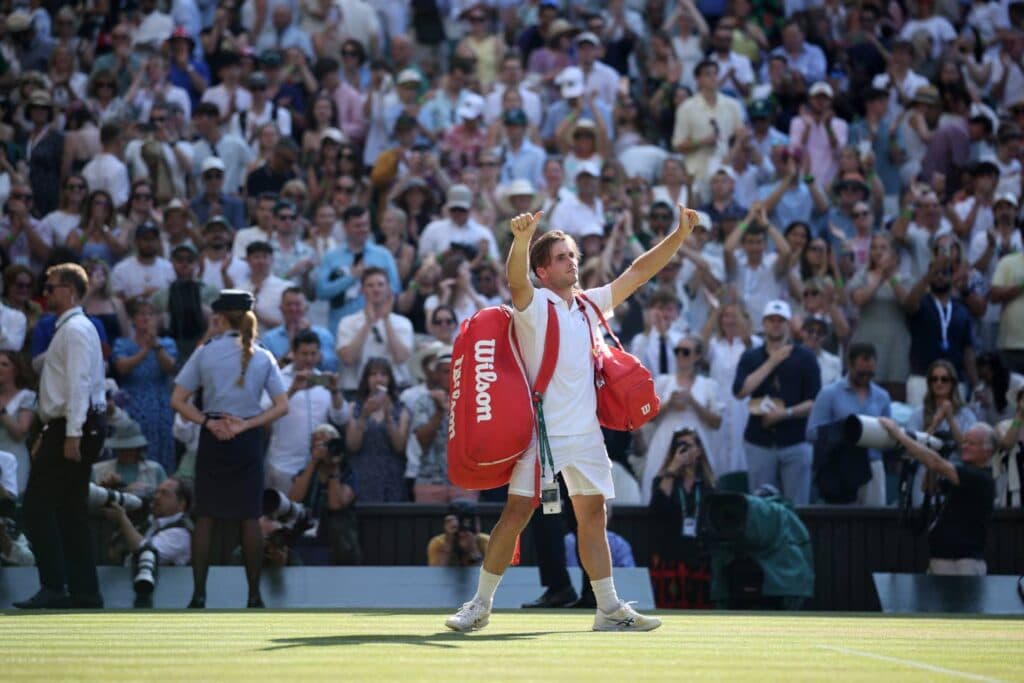 Fery targets Wimbledon final birthday present after royal seal of approval