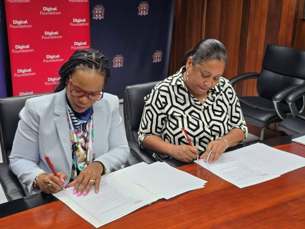 Digicel Foundation pumps US$240,000 more into teacher training smart labs