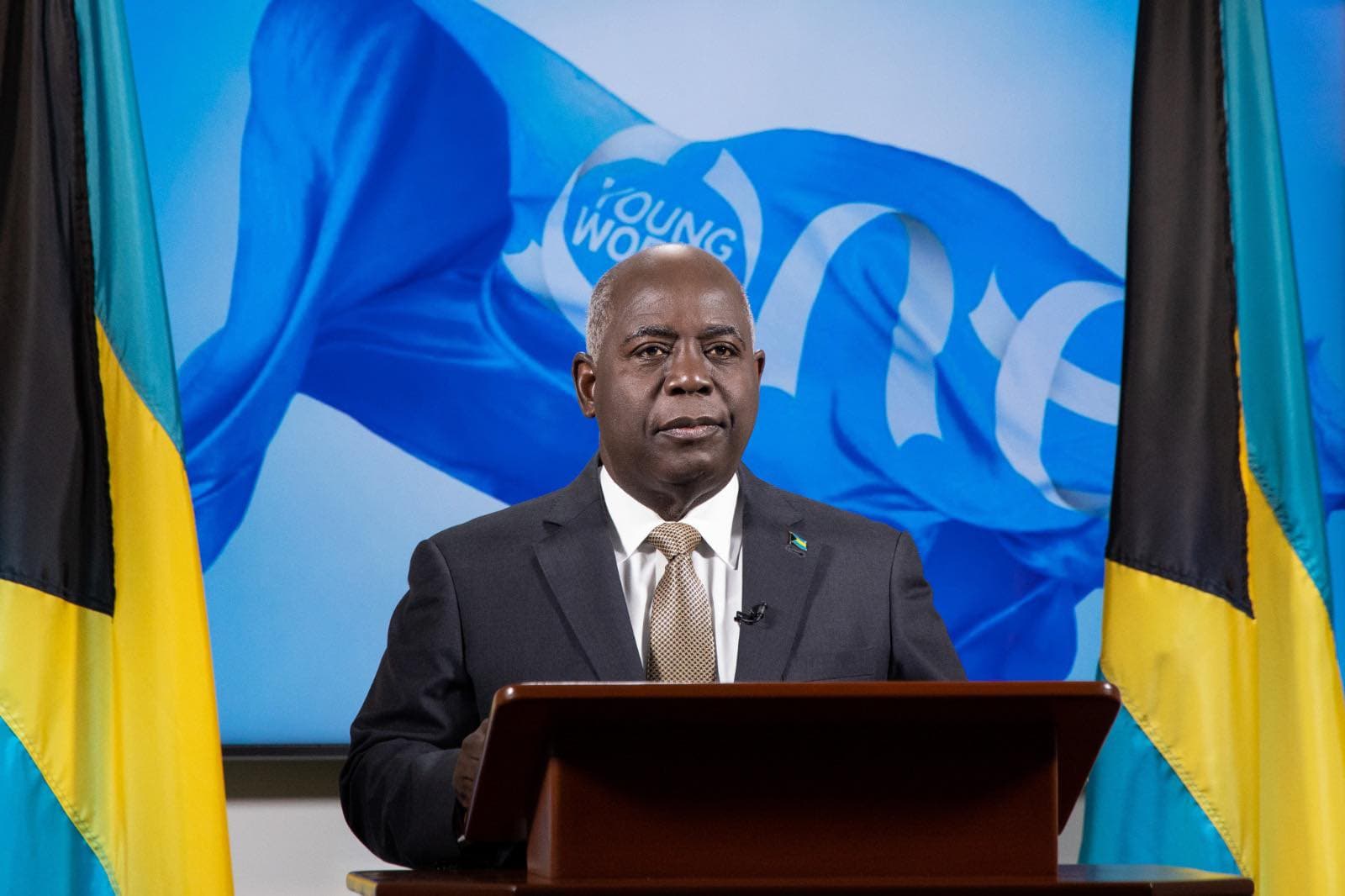 PM Kamla Persad-Bissessar SC Congratulates Bahamas’ Leader On Re-election